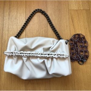 Samo Ondoh Bun bag White